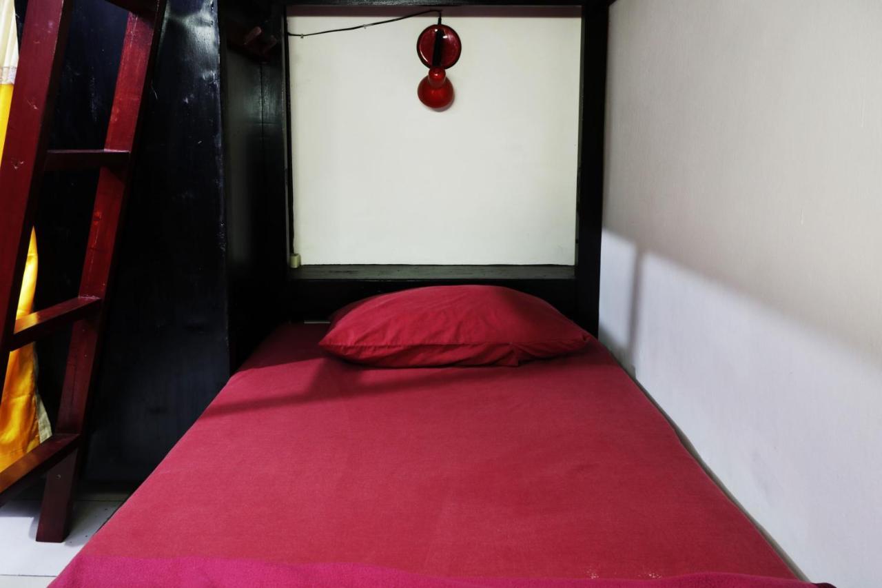 Neo Moritz Homestay Бандунг Экстерьер фото