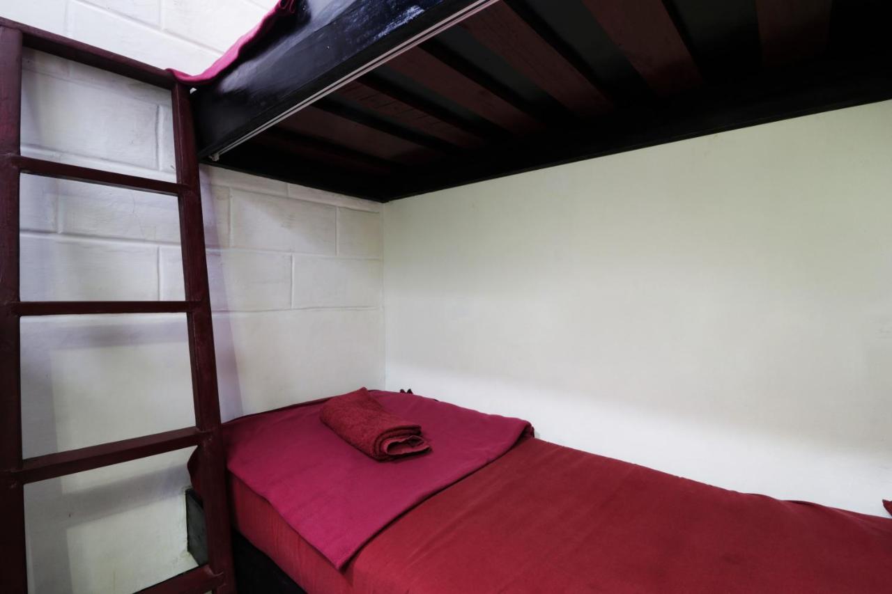 Neo Moritz Homestay Бандунг Экстерьер фото