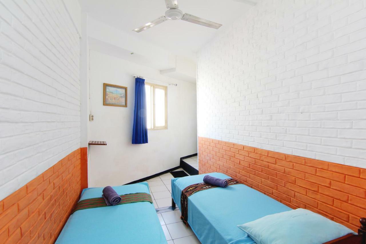 Neo Moritz Homestay Бандунг Экстерьер фото