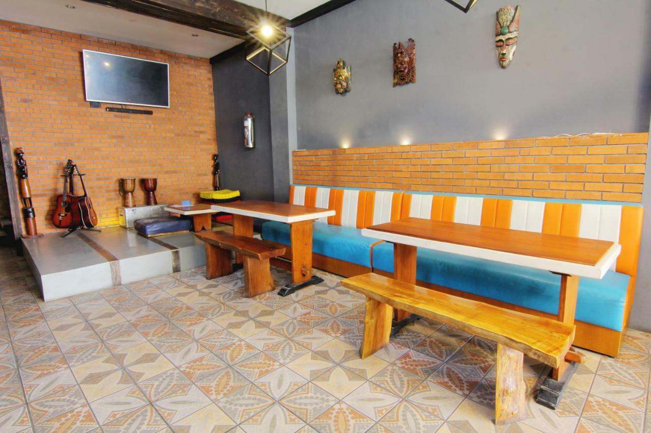 Neo Moritz Homestay Бандунг Экстерьер фото