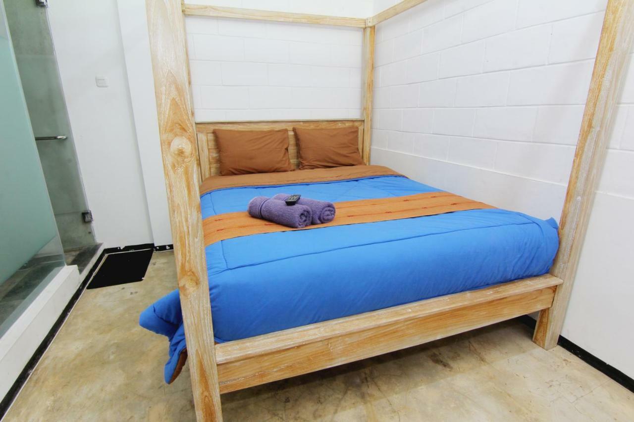 Neo Moritz Homestay Бандунг Экстерьер фото